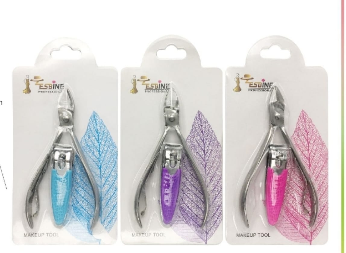 Corta Cutícula con Corta Uñas